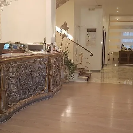 ホテル Manzoni Wellness&spa モンテカティーニ・テルメ